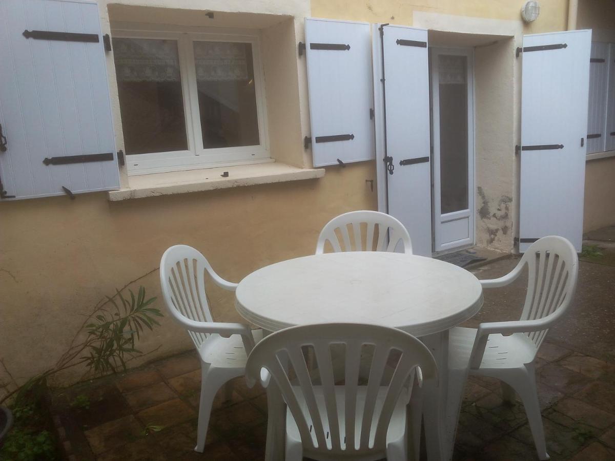 Maison De Village Entre Mer Et Montagne Roujan Dış mekan fotoğraf